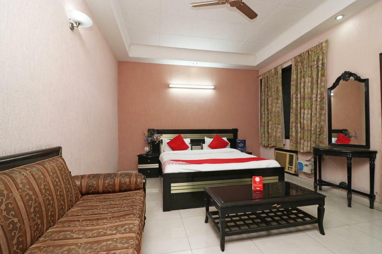 Oyo 24672 Bharat Guest House Delhi  Ngoại thất bức ảnh