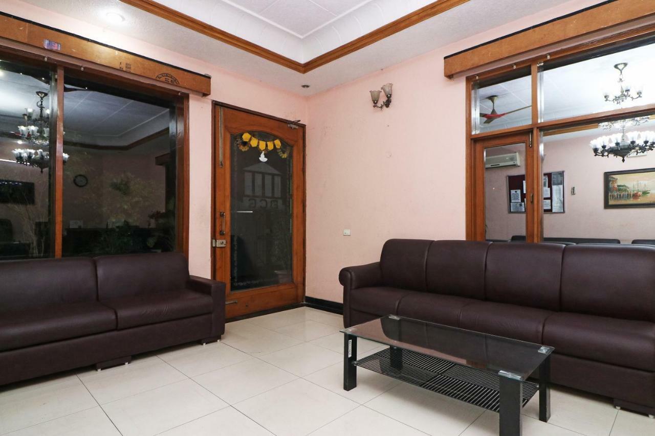 Oyo 24672 Bharat Guest House Delhi  Ngoại thất bức ảnh