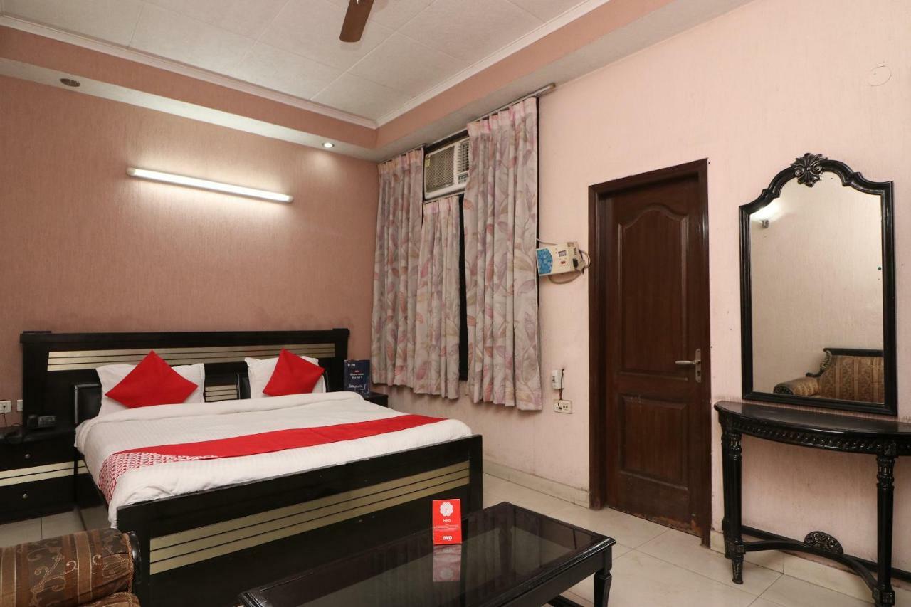 Oyo 24672 Bharat Guest House Delhi  Ngoại thất bức ảnh