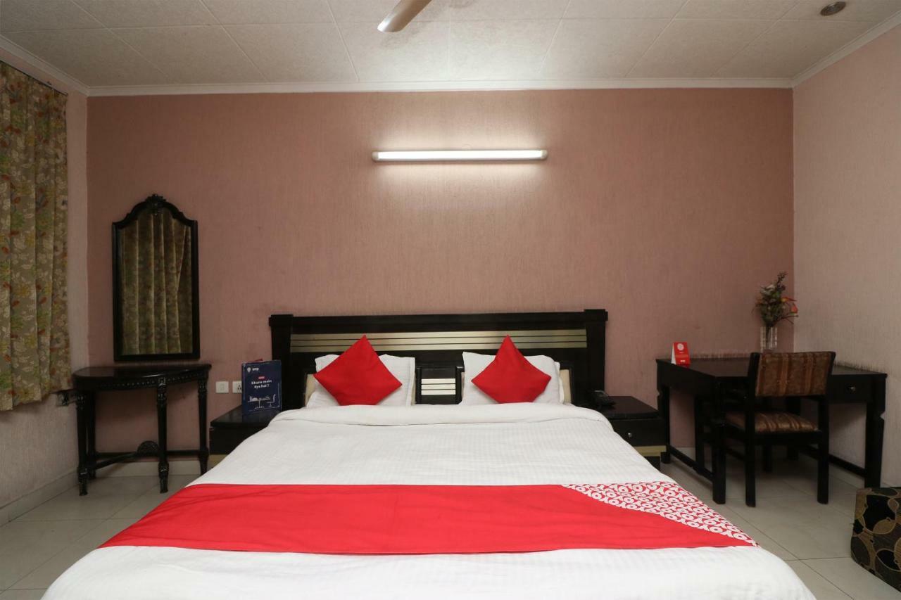 Oyo 24672 Bharat Guest House Delhi  Ngoại thất bức ảnh